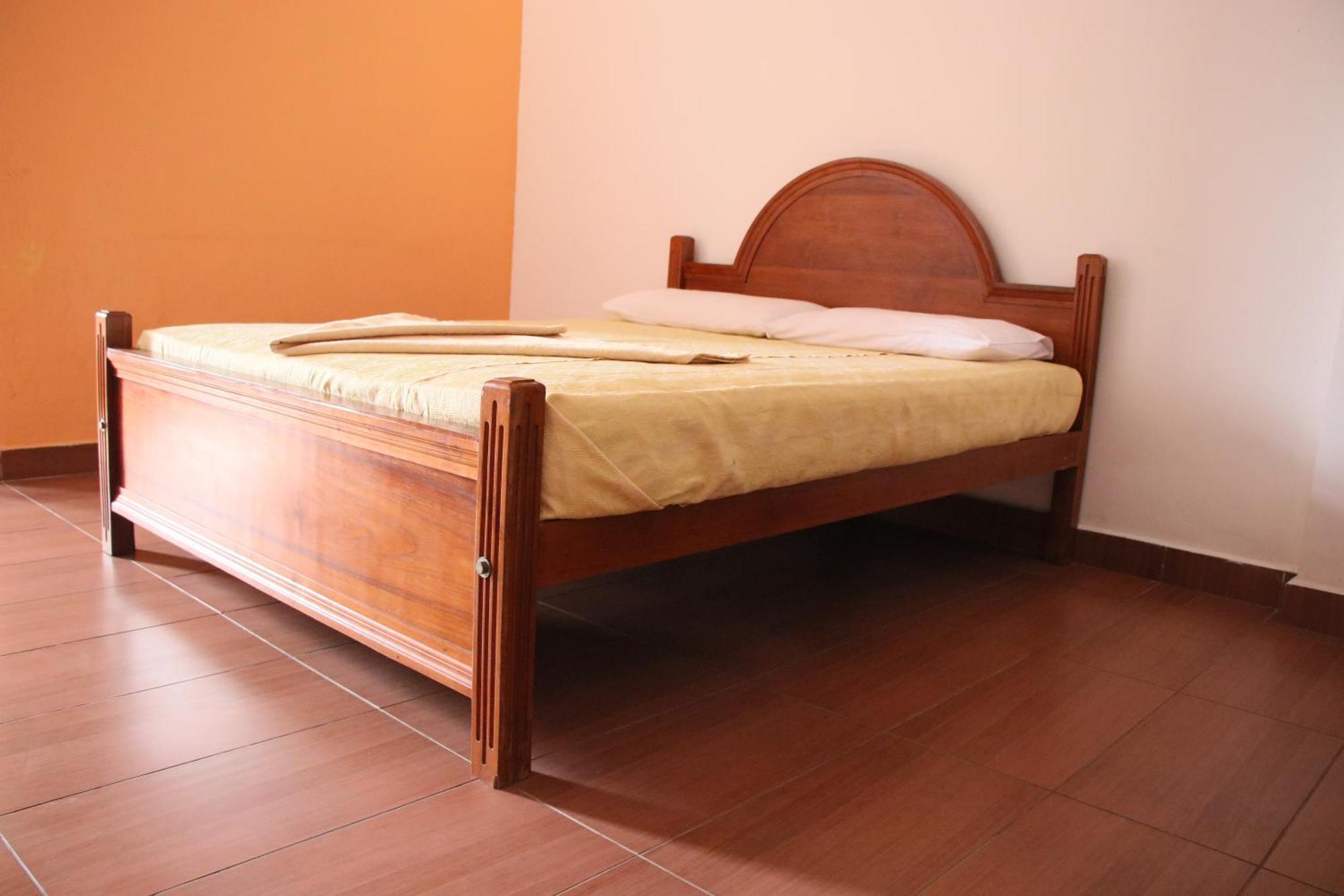 فندق Caritas Rest كالي المظهر الخارجي الصورة